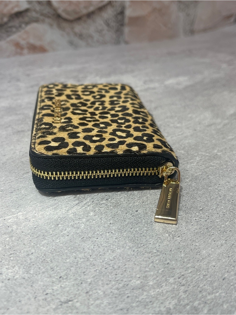 Michael Kors Slater Sling Pack Leopard Print Bag & Wallet Set Calf Hair - Picture 13 of 13